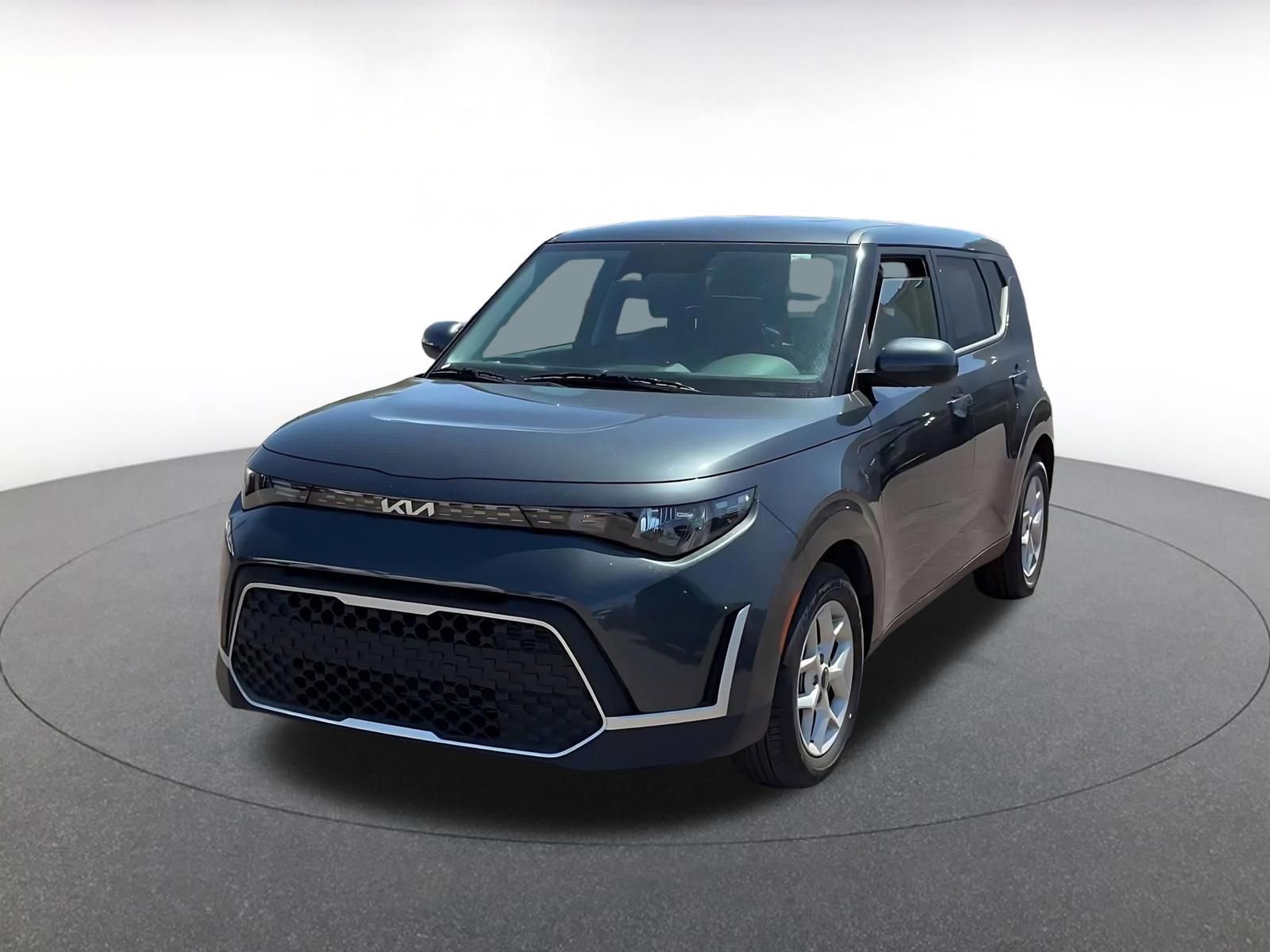 Used 2025 Kia Soul LX w/ LX Technology Package FWD image 8