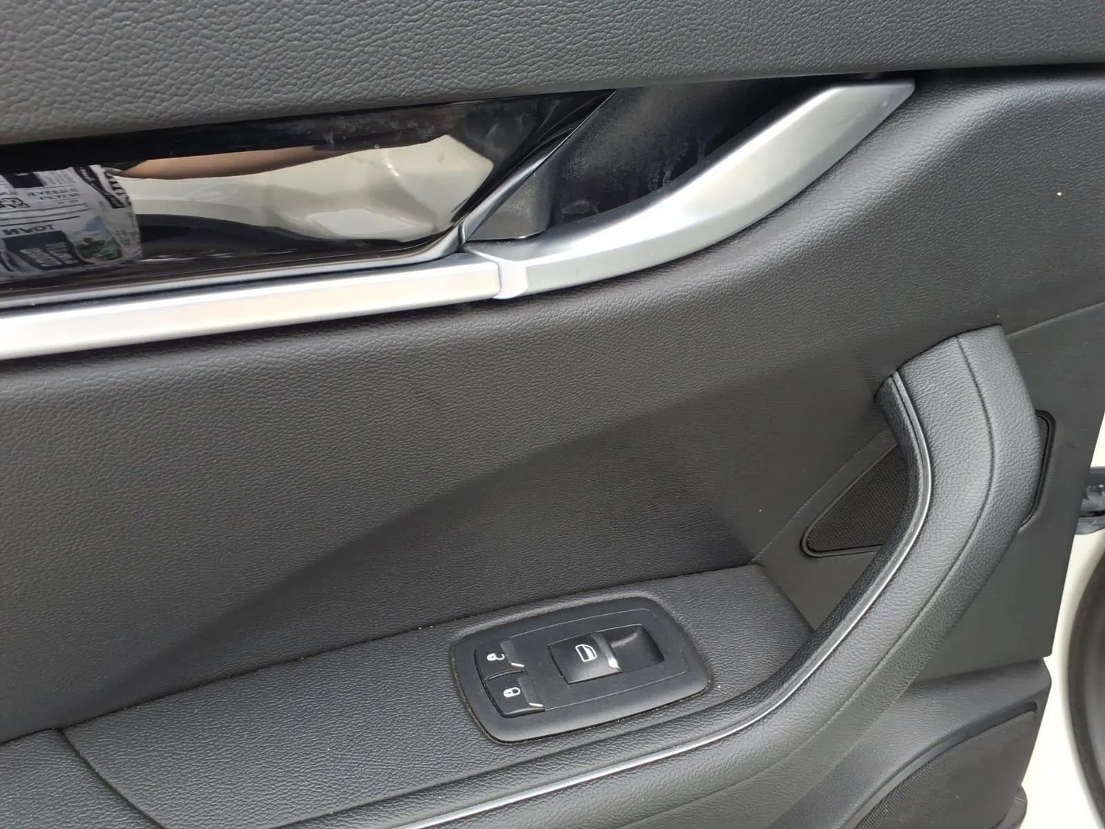 Used 2018 Maserati Levante image 18