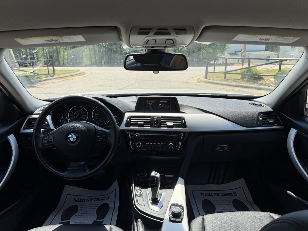 Used 2018 BMW 320i xDrive Sedan AWD/4WD image 10