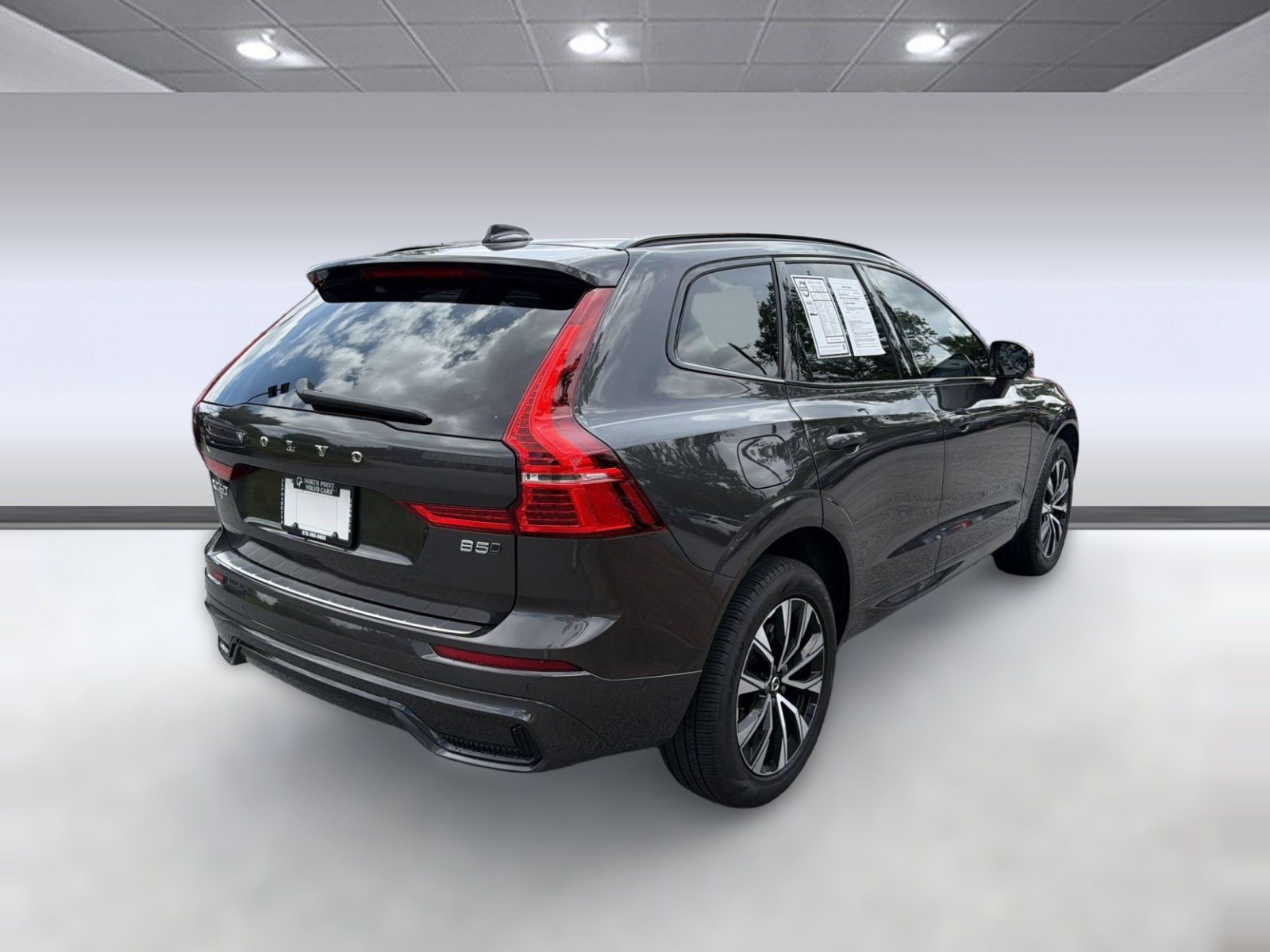 Used 2025 Volvo XC60 B5 Plus w/ Protection Package Premier AWD/4WD image 9