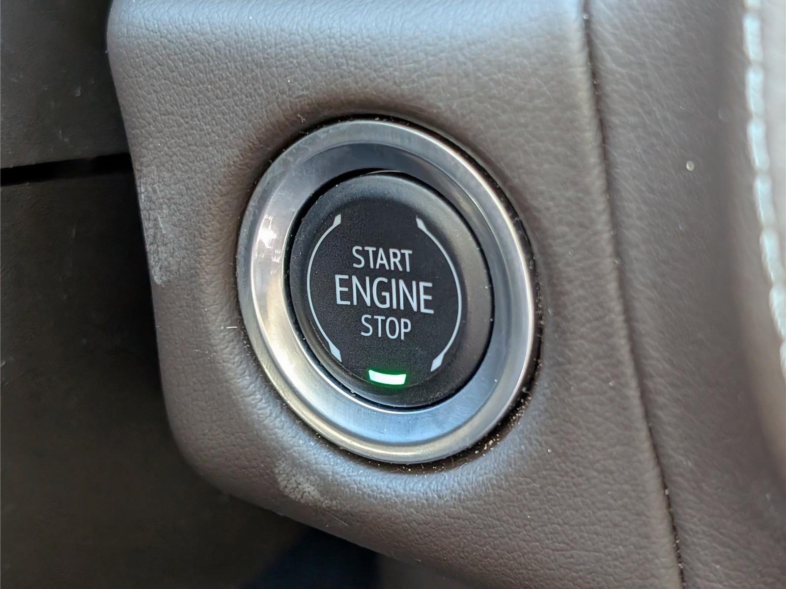 Used 2024 GMC Yukon SLT AWD/4WD image 27