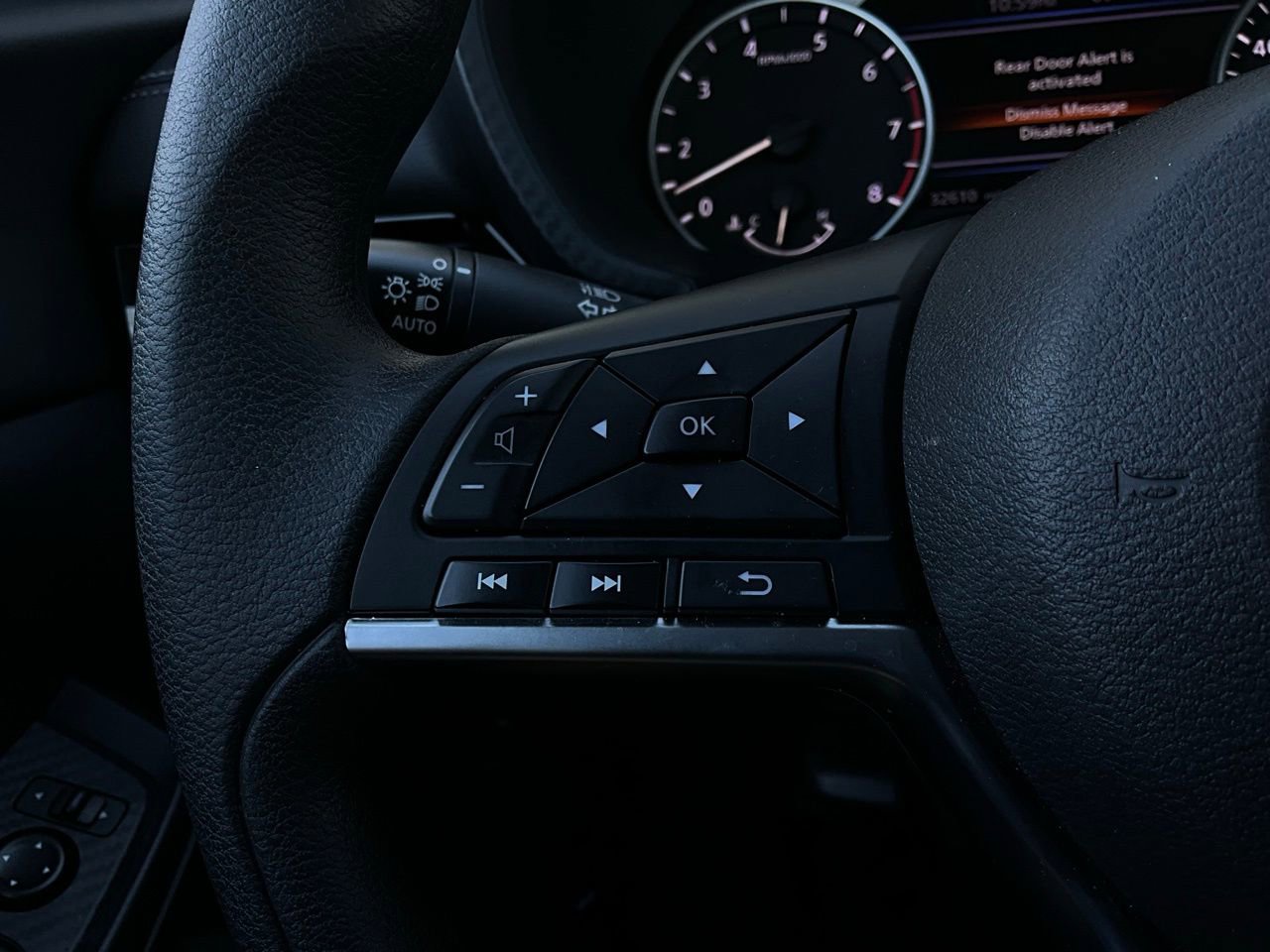 Used 2025 Nissan Sentra SV image 31