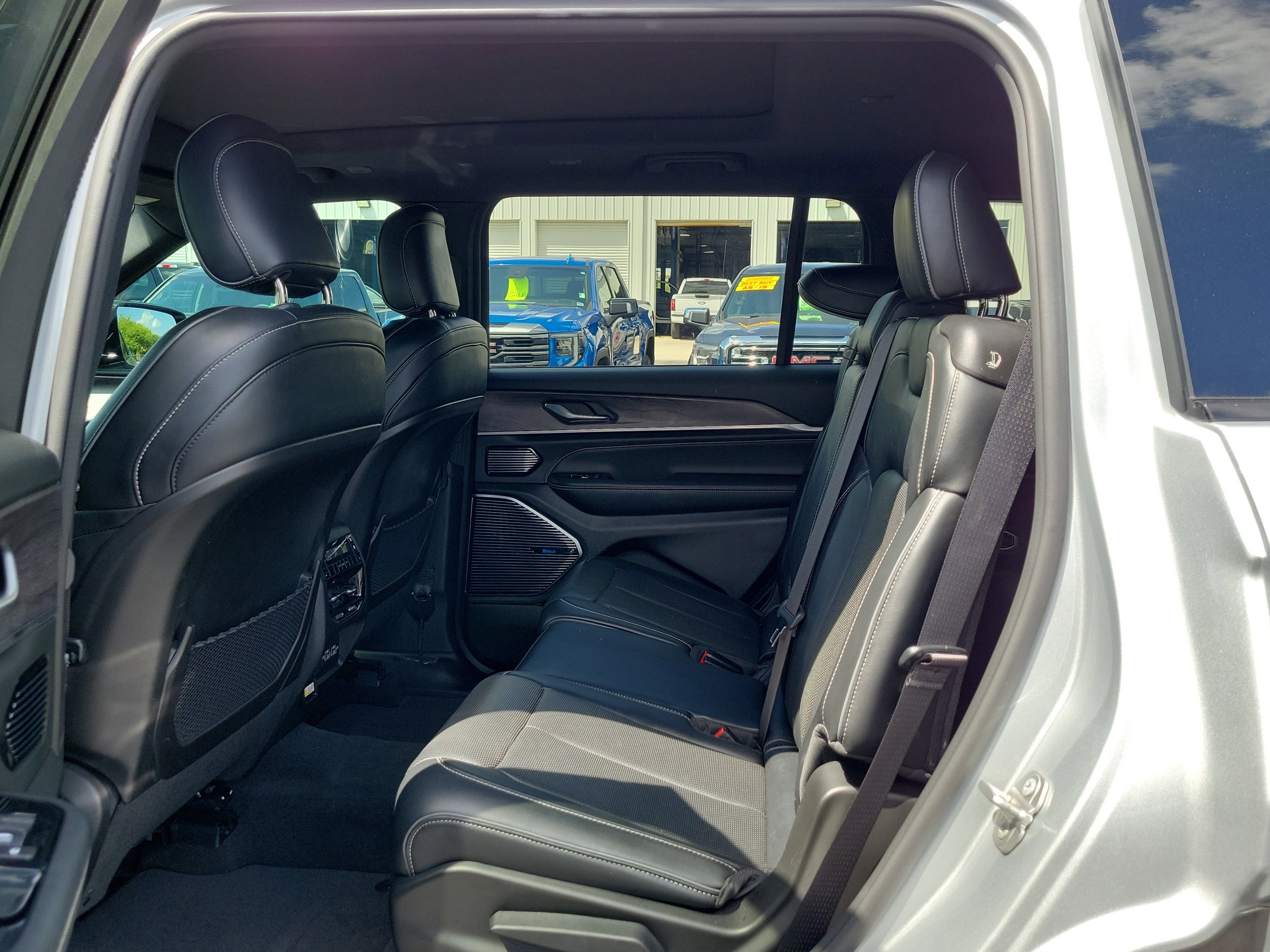 Used 2022 Jeep Grand Cherokee L Overland image 14