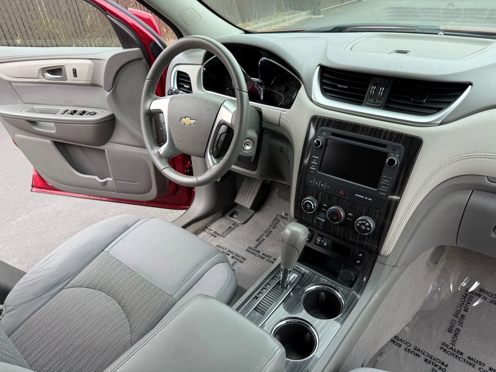 Used 2014 Chevrolet Traverse LT image 17