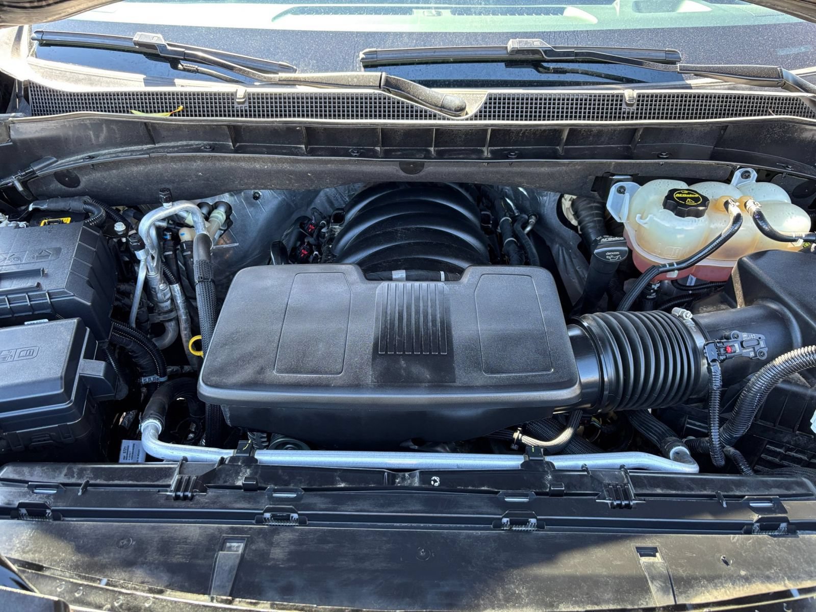 Used 2025 Chevrolet Tahoe Z71 AWD/4WD image 35