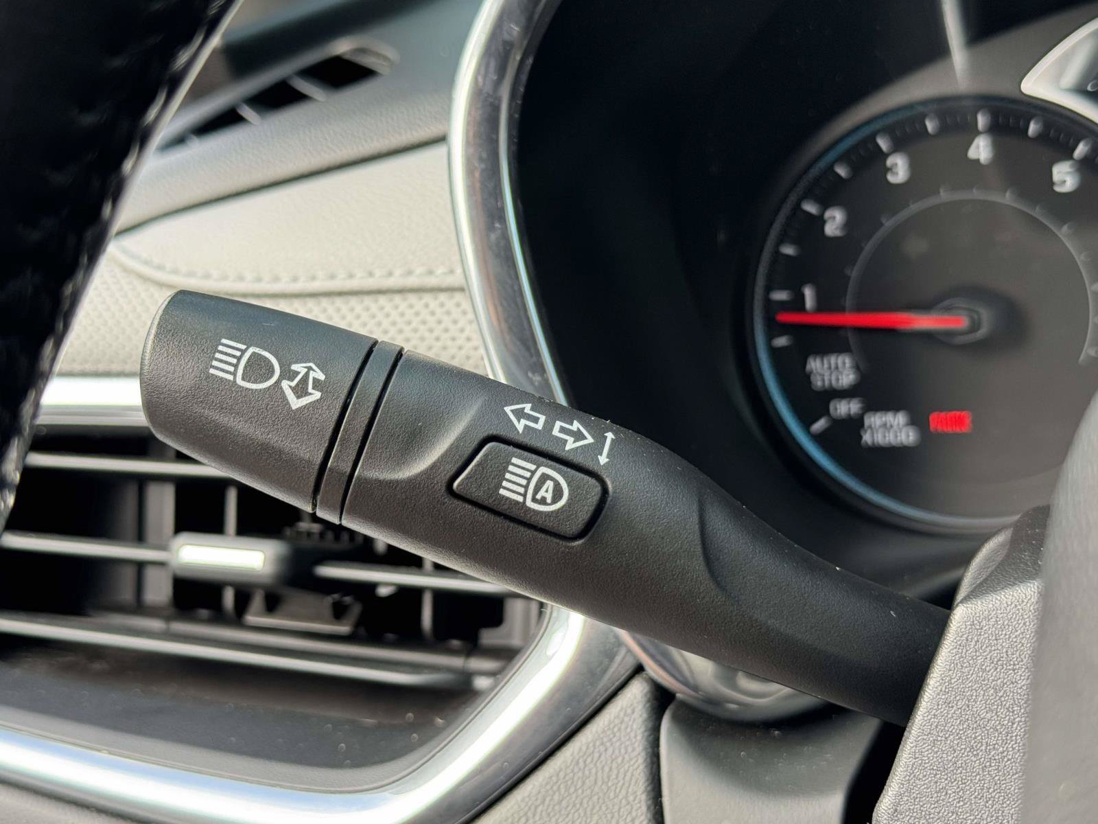 Used 2019 Chevrolet Equinox Premier AWD/4WD image 24