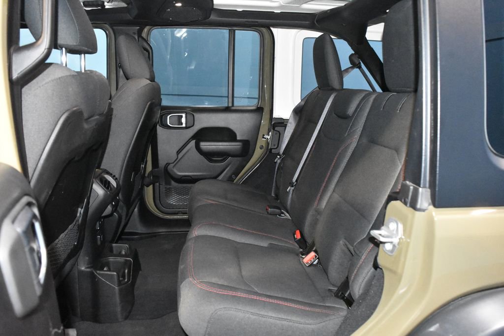 Used 2025 Jeep Wrangler Unlimited Rubicon AWD/4WD image 19