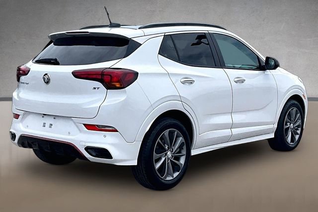 Used 2022 Buick Encore GX Select w/ Advanced Technology Package FWD image 2