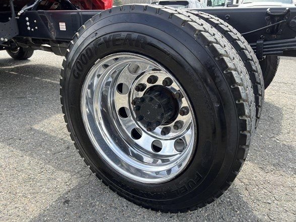 Used 2021 Ford F650 2WD Crew Cab Super Duty image 27