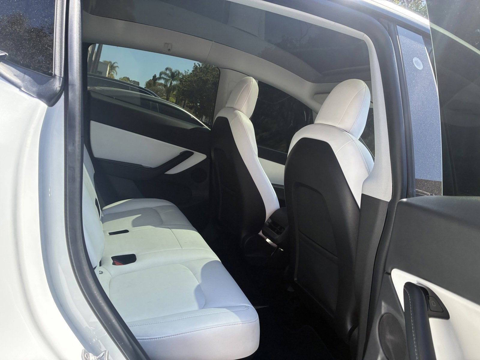 Used 2021 Tesla Model Y 2WD image 4