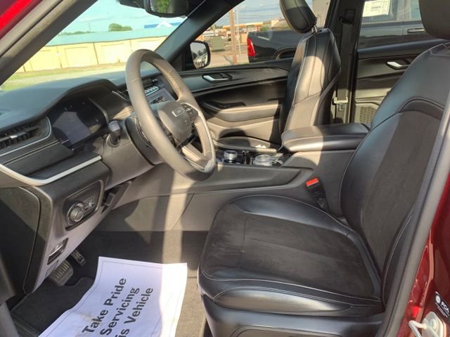 Used 2023 Jeep Grand Cherokee Altitude AWD/4WD image 22