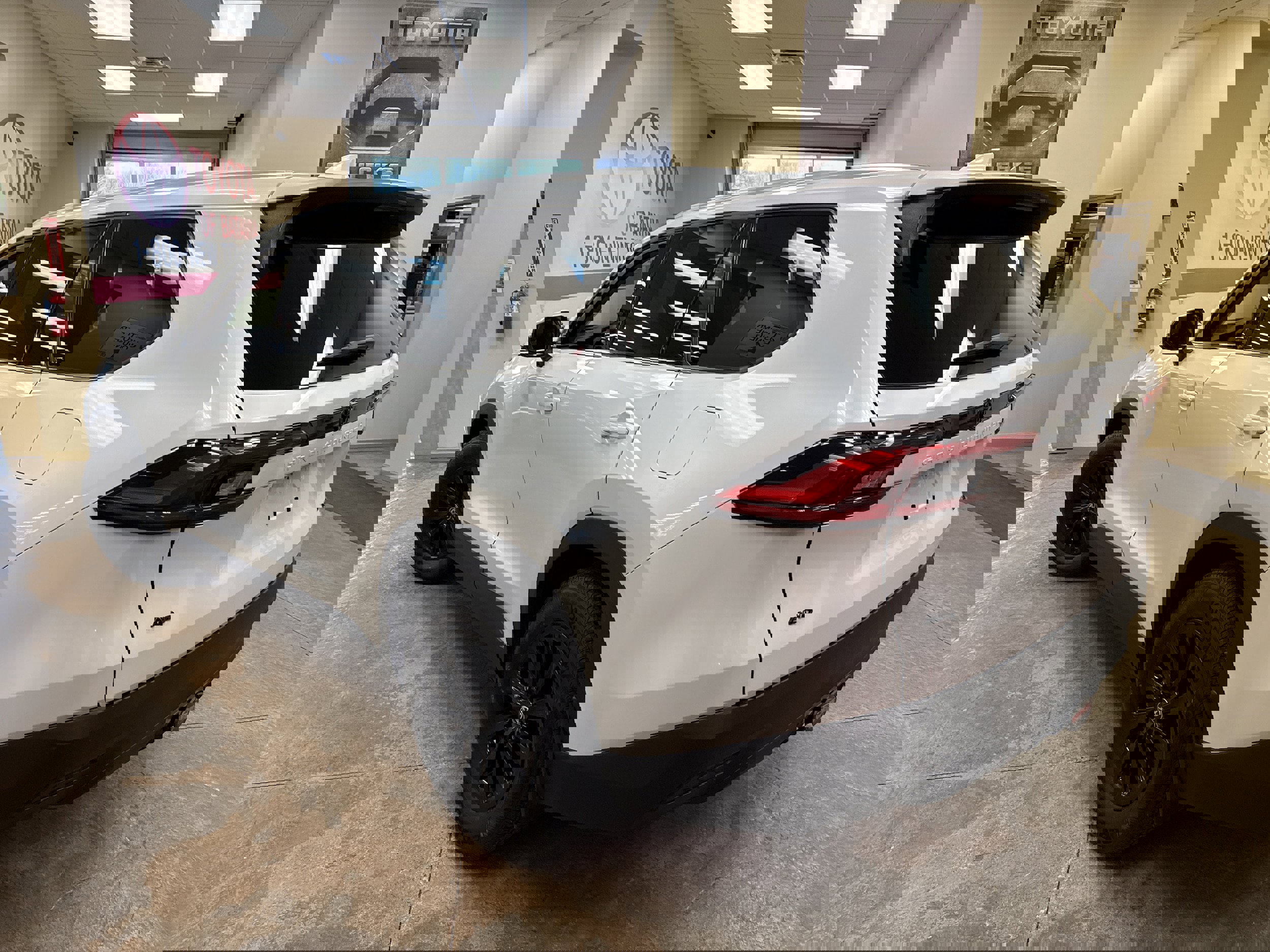 Certified 2024 Toyota Grand Highlander XLE image 8