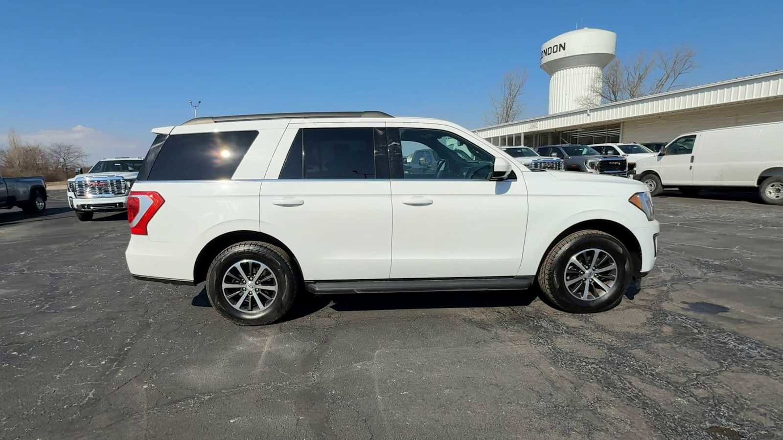 Used 2019 Ford Expedition XLT image 9