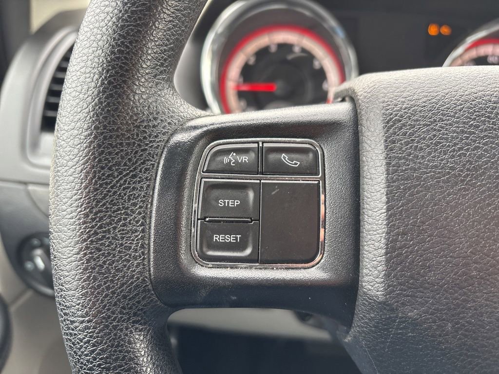 Used 2018 Dodge Grand Caravan SE w/ UConnect Hands-Free Group image 20