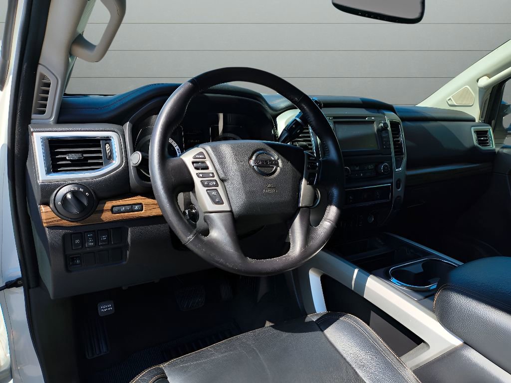 Used 2018 Nissan Titan SL w/ Chrome Package RWD image 15