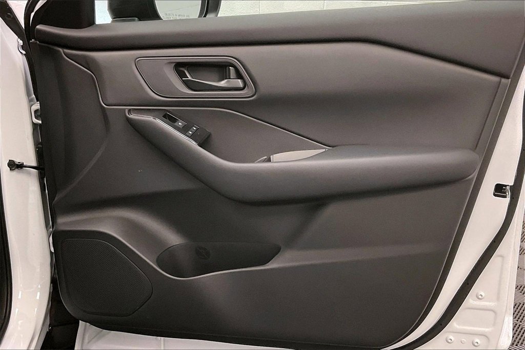 Certified 2025 Nissan Rogue S image 24