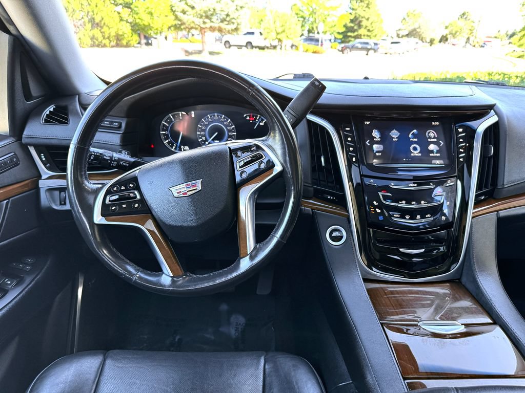 Used 2018 Cadillac Escalade ESV Premium Luxury AWD/4WD image 24
