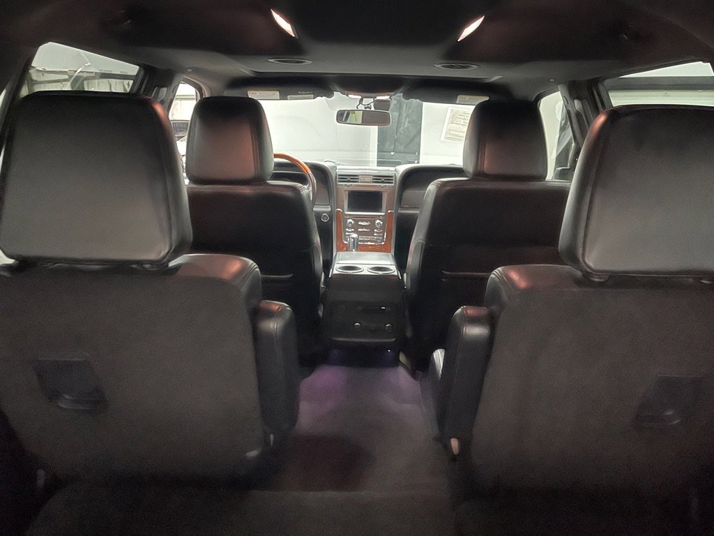 Used 2016 Lincoln Navigator Select RWD image 34