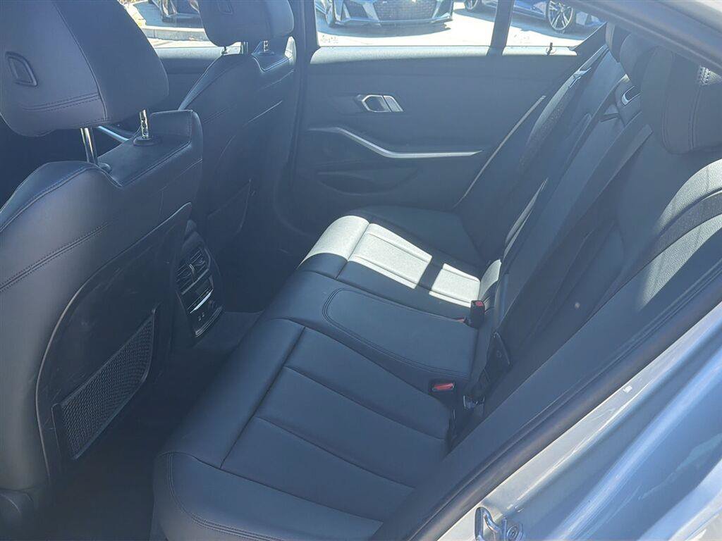 Used 2020 BMW 330i Sedan w/ Convenience Package RWD image 15