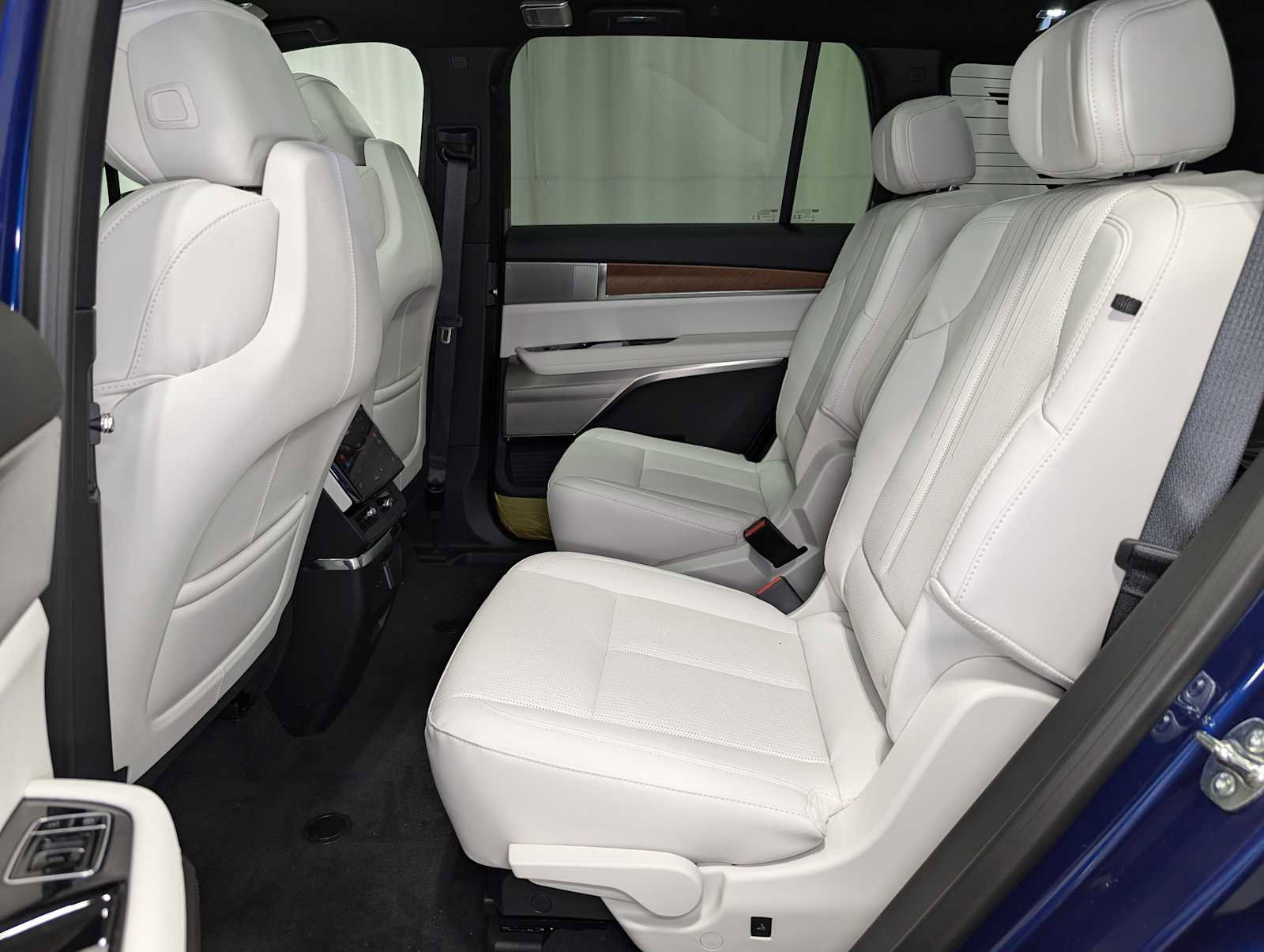 New 2026 Cadillac Vistiq Sport w/ LPO, Floor Liner Package image 19