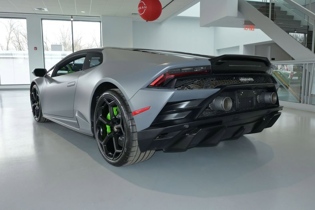 Used 2023 Lamborghini Huracan EVO RWD image 7