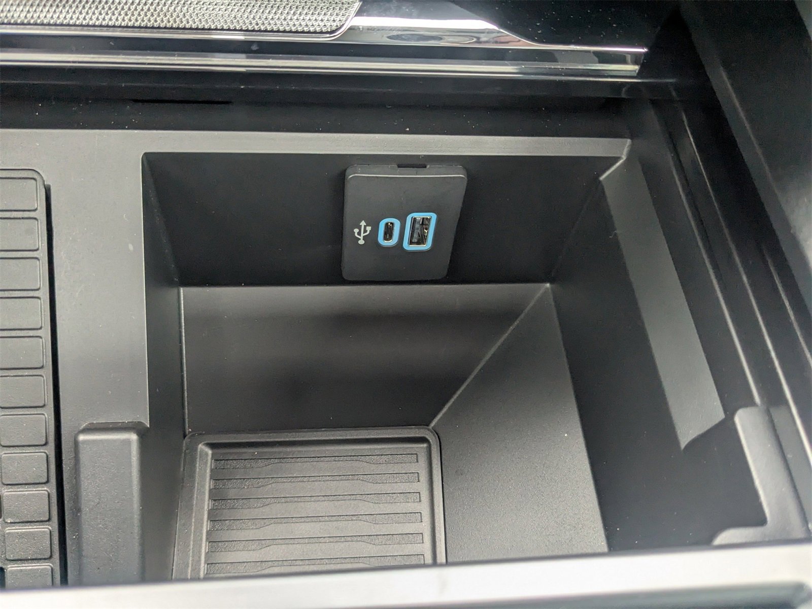 New 2025 Ford F350 Lariat w/ Lariat Ultimate Package image 25