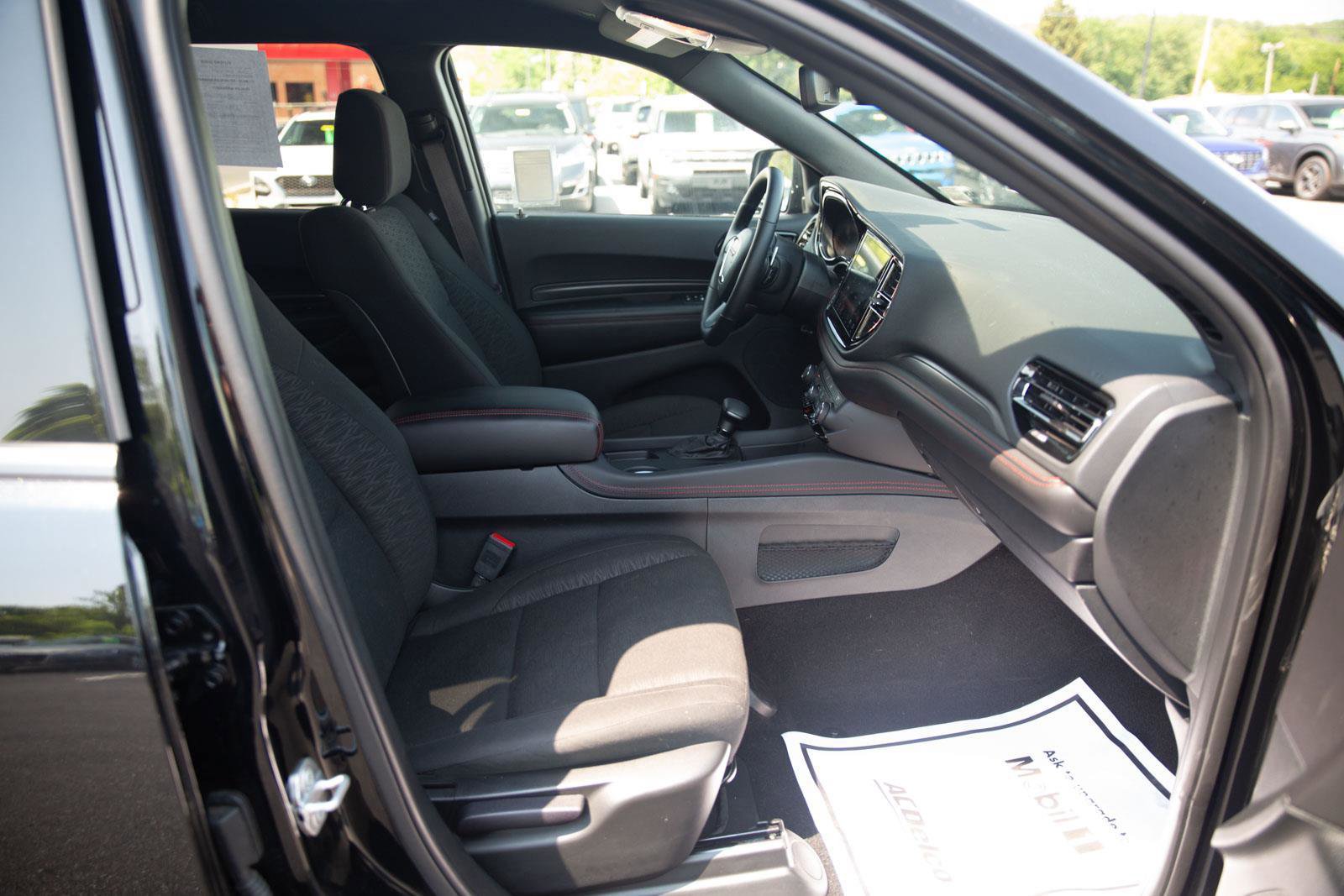 Used 2025 Dodge Durango GT w/ Blacktop Package image 26
