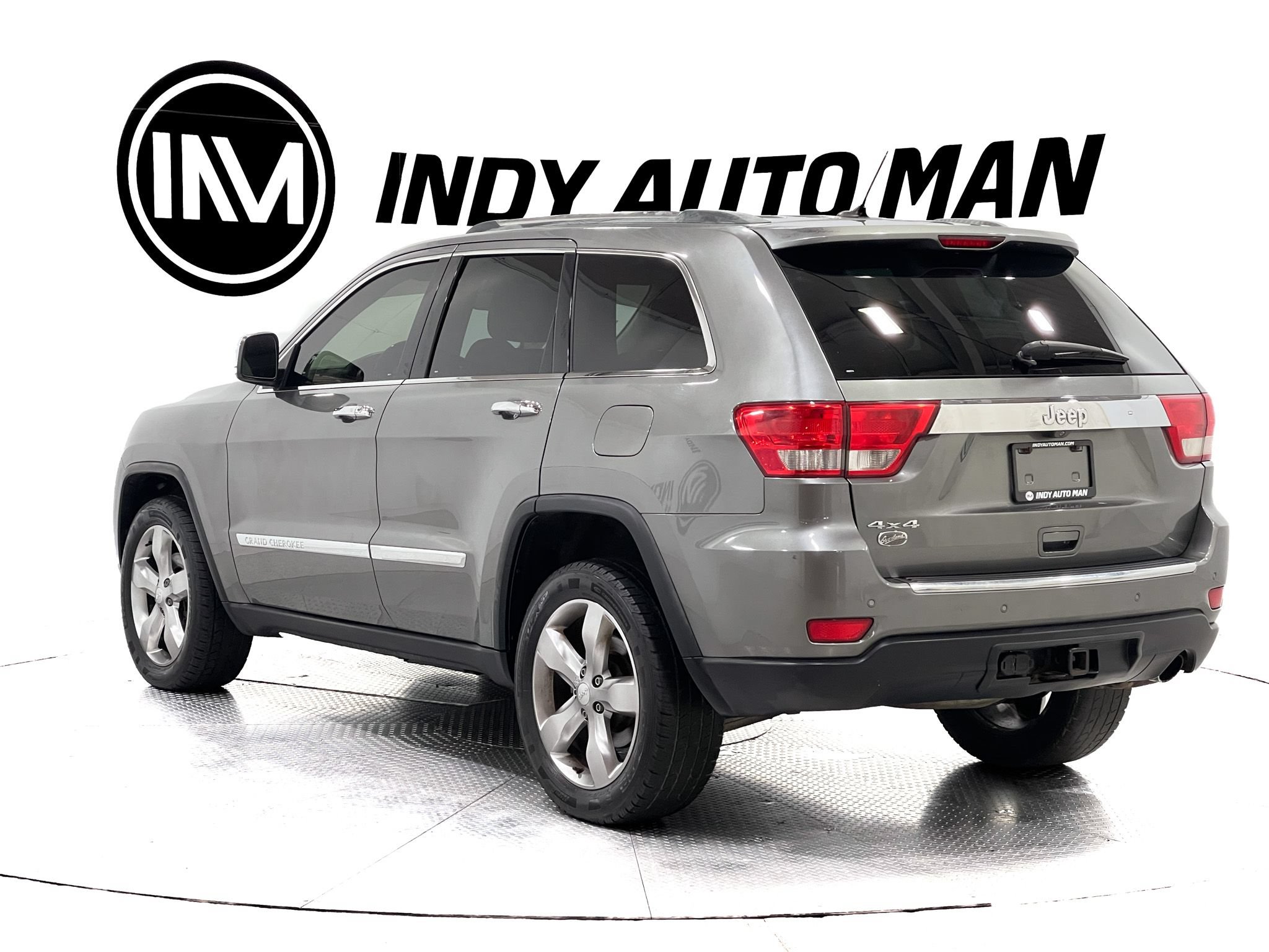 Used 2012 Jeep Grand Cherokee Overland AWD/4WD image 6