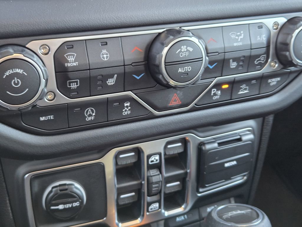 New 2026 Jeep Gladiator Mojave AWD/4WD image 13