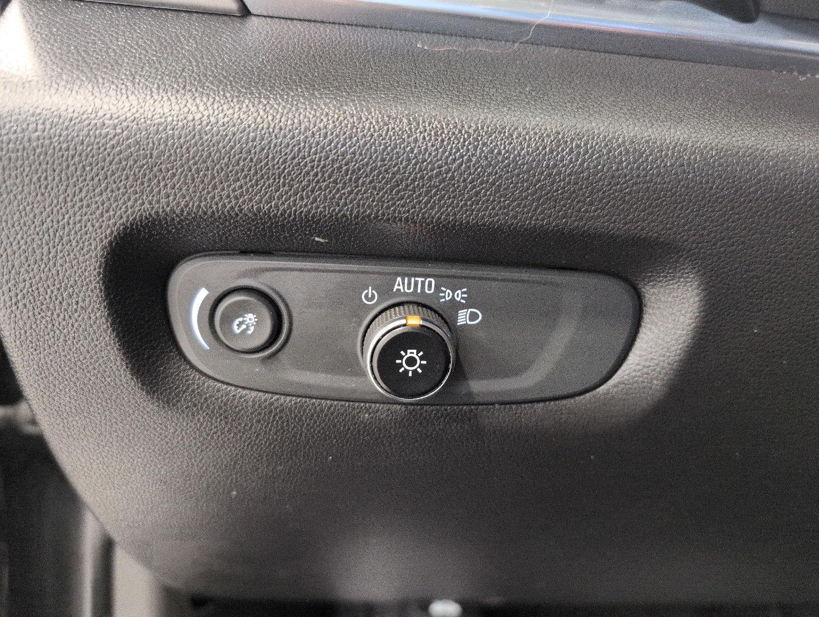 Used 2023 Chevrolet Traverse LT AWD/4WD image 11