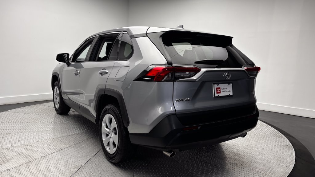Certified 2025 Toyota RAV4 LE FWD image 32