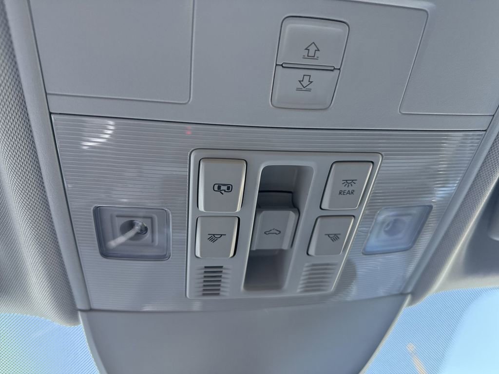 New 2025 Volkswagen Taos SE AWD/4WD image 12