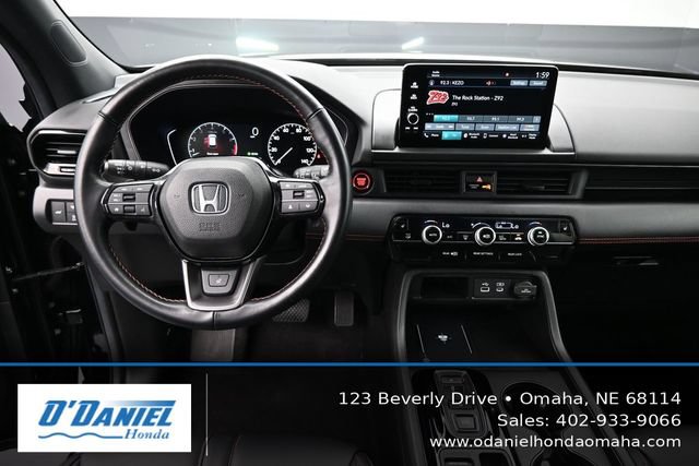 Used 2025 Honda Pilot TrailSport image 26