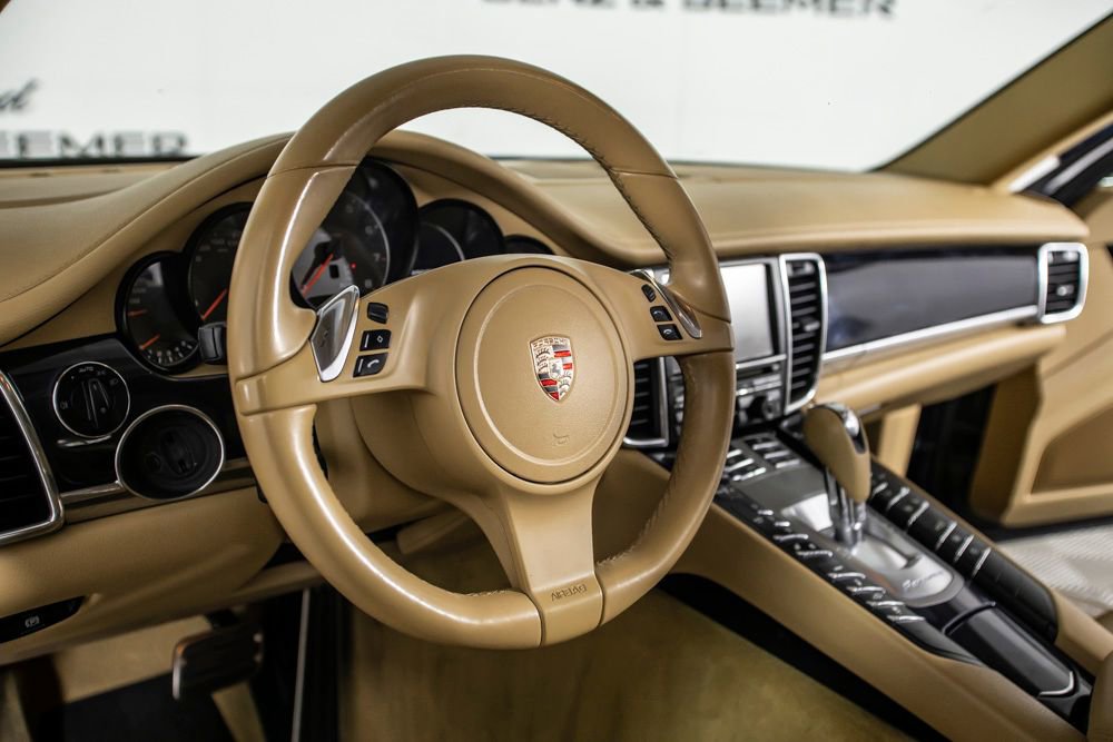 Used 2012 Porsche Panamera 4S image 21