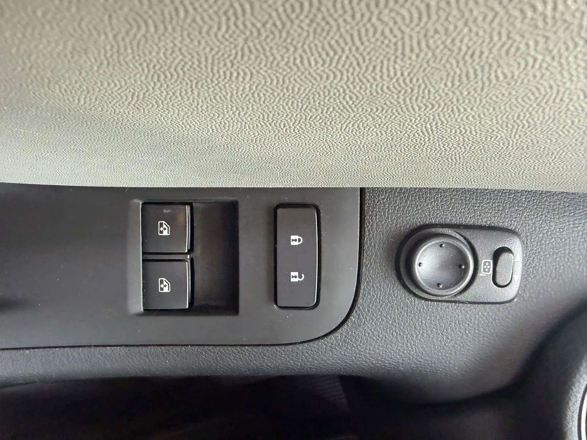 Used 2014 Chevrolet Camaro LS RWD image 22