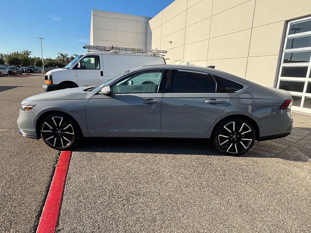 Used 2025 Honda Accord Touring image 8
