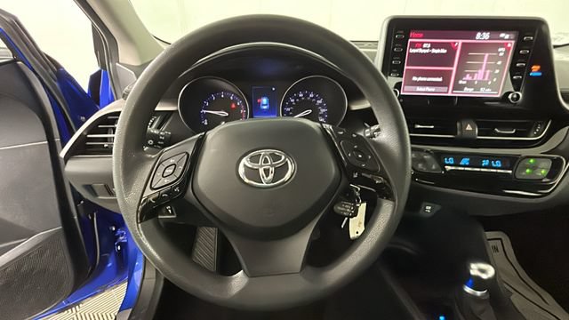 Used 2020 Toyota C-HR LE FWD image 14