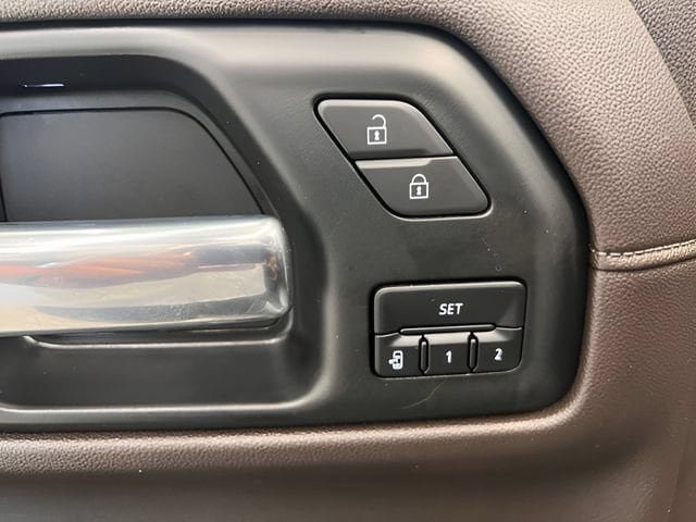 Certified 2022 GMC Sierra 1500 Denali w/ Denali Premium Package AWD/4WD image 15