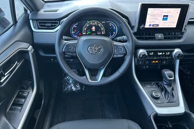 Used 2024 Toyota RAV4 SE w/ Convenience Package AWD/4WD image 20