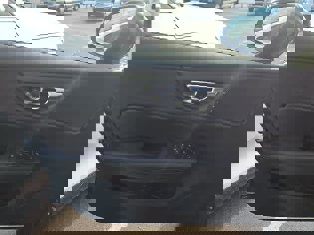 Used 2025 Volvo V60 B5 Cross Country Plus image 6