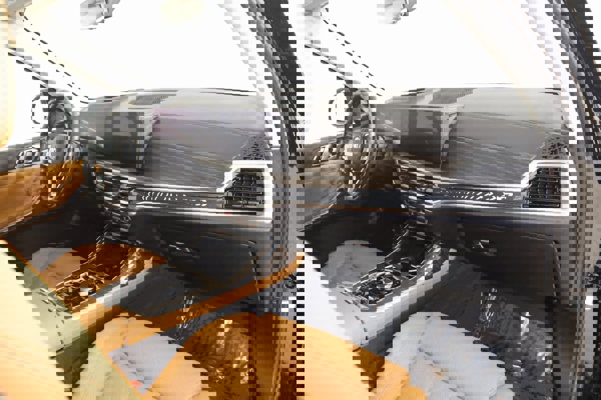 Used 2023 BMW X7 xDrive40i w/ Premium Package image 45