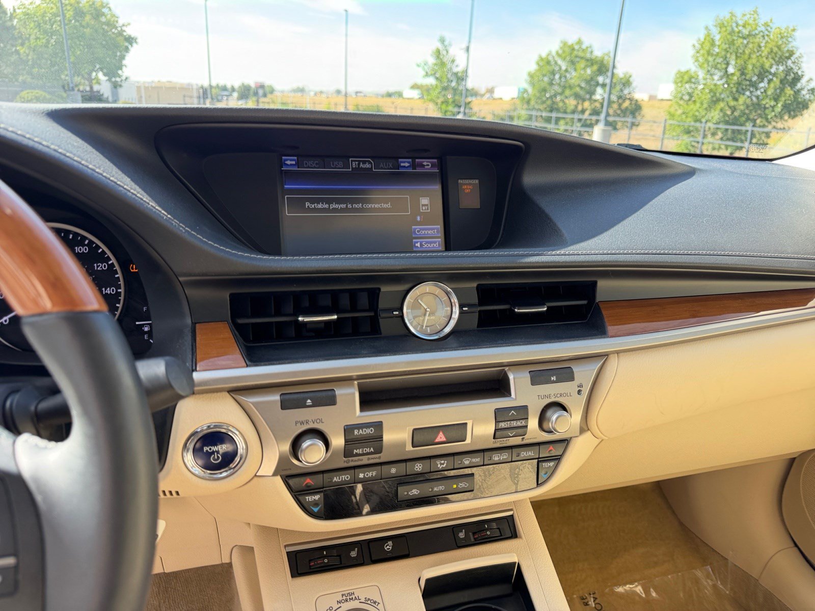 Used 2013 Lexus ES 300h w/ Premium Pkg FWD image 12