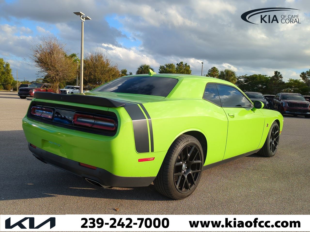 Used 2015 Dodge Challenger R/T Scat Pack w/ Scat Pack Appearance Package image 5