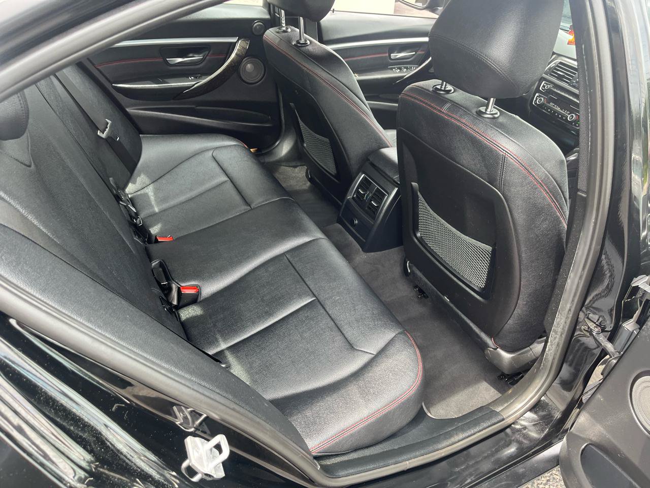 Used 2018 BMW 328d xDrive Sedan AWD/4WD image 32