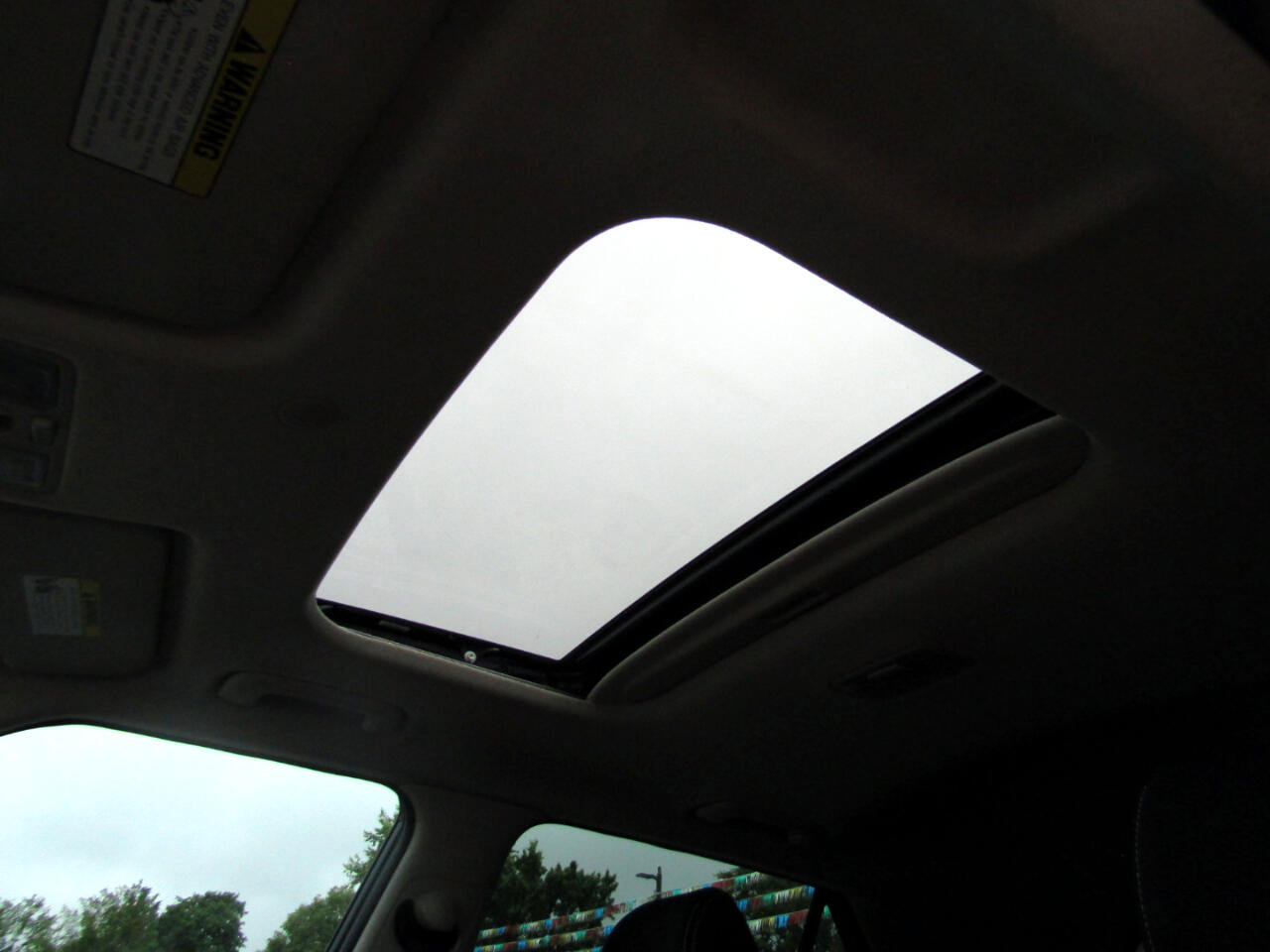 Used 2022 Hyundai Venue SEL FWD image 12