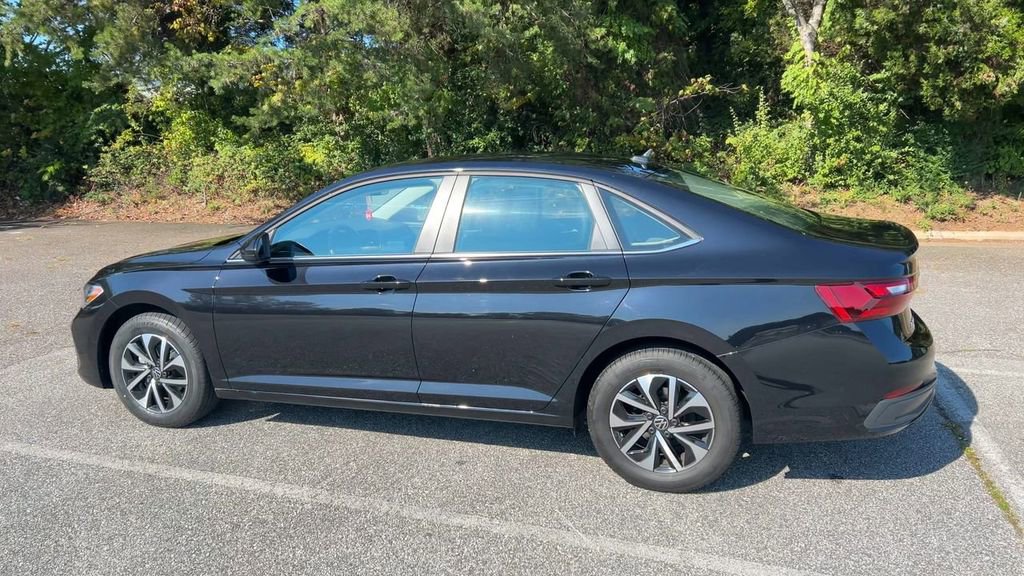 Used 2024 Volkswagen Jetta S image 36