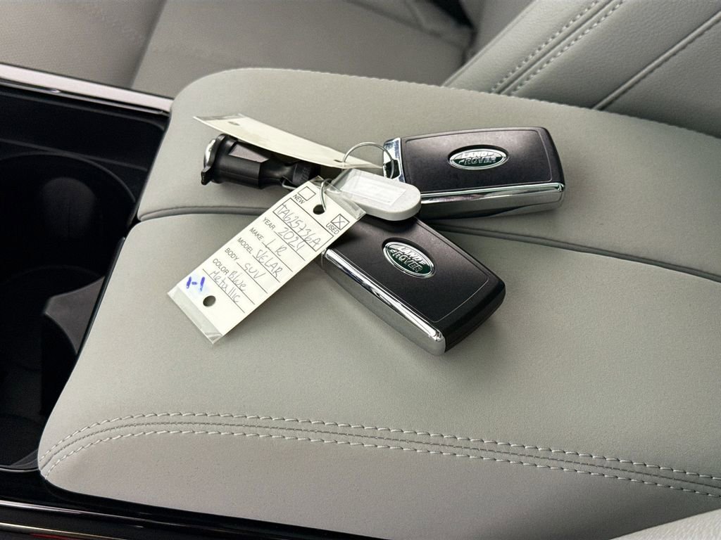 Used 2024 Land Rover Range Rover Velar Dynamic SE image 17