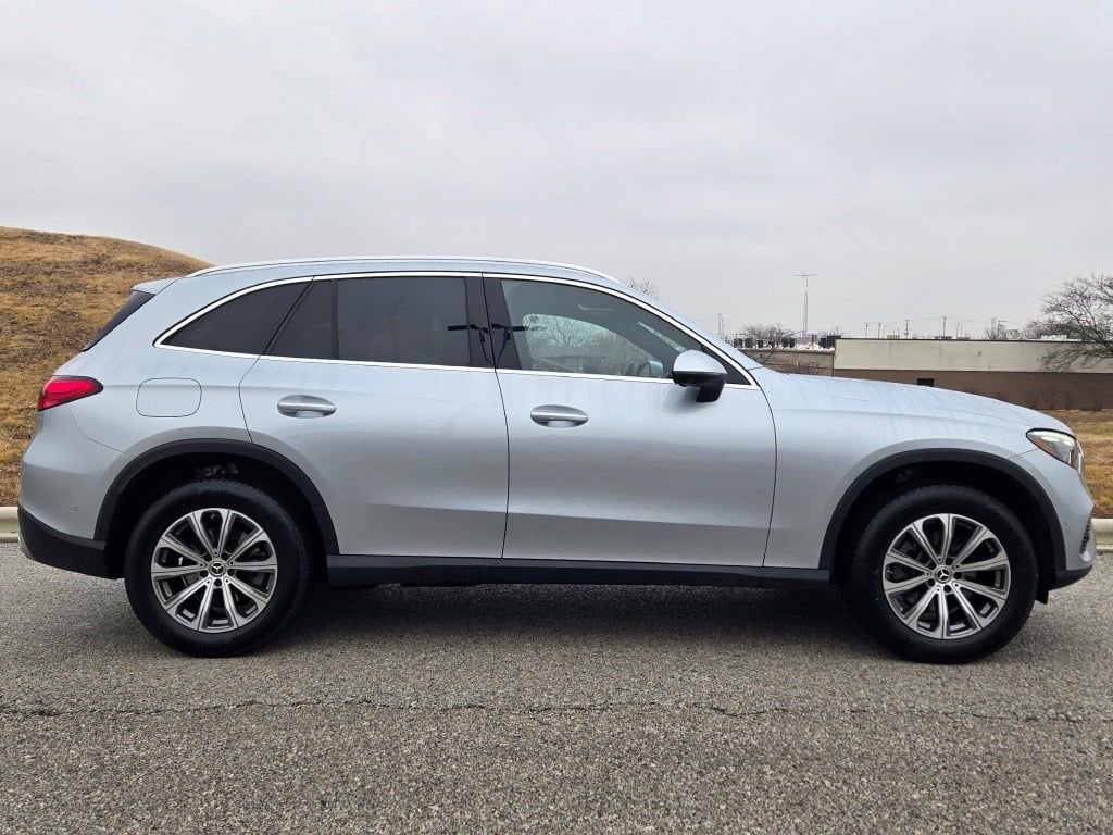 Used 2023 Mercedes-Benz GLC 300 4MATIC image 8