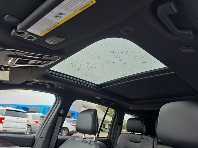 Used 2025 Jeep Grand Cherokee Limited AWD/4WD image 30