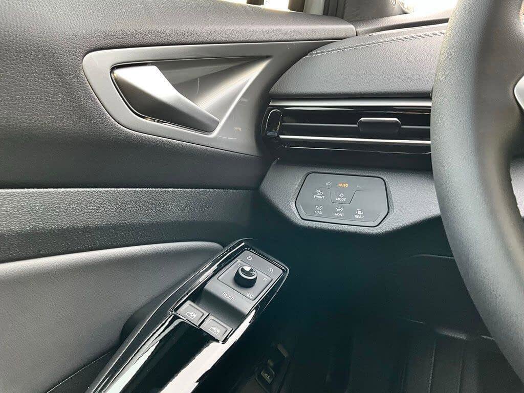 Used 2023 Volkswagen ID.4 Pro S image 22